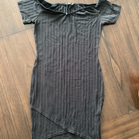 Bare In Mind Off The Shoulder Mini Dress NastyGal - Picture 4 of 6